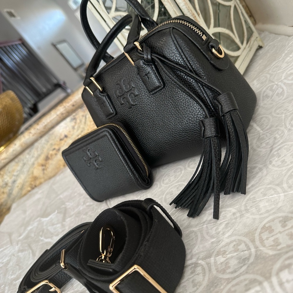New Tory Burch Thea satchel/crossbody & matching Thea wallet - Picture 3 of 8